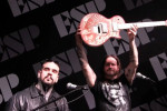 Slayer - Exodus gitaristi Gary Holt kan gitari - Paslanmaz Kalem