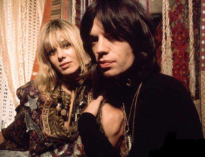 "Boşver sen o İZMARİTİ, gel abine..."