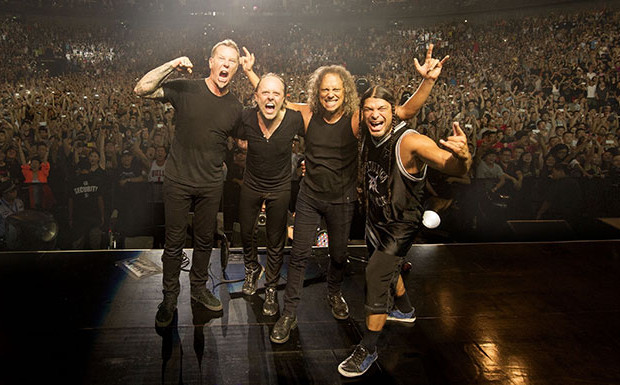 Metallicadan Paris saldırısı kurbanlarına konser albümü - Paslanmaz Kalem